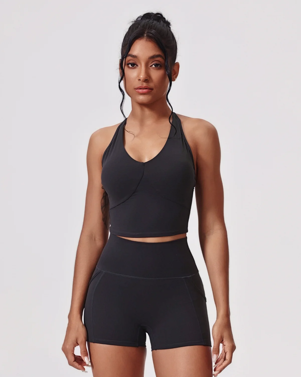 Women's Cut-and-Sew Yoga Set NS100 in Black