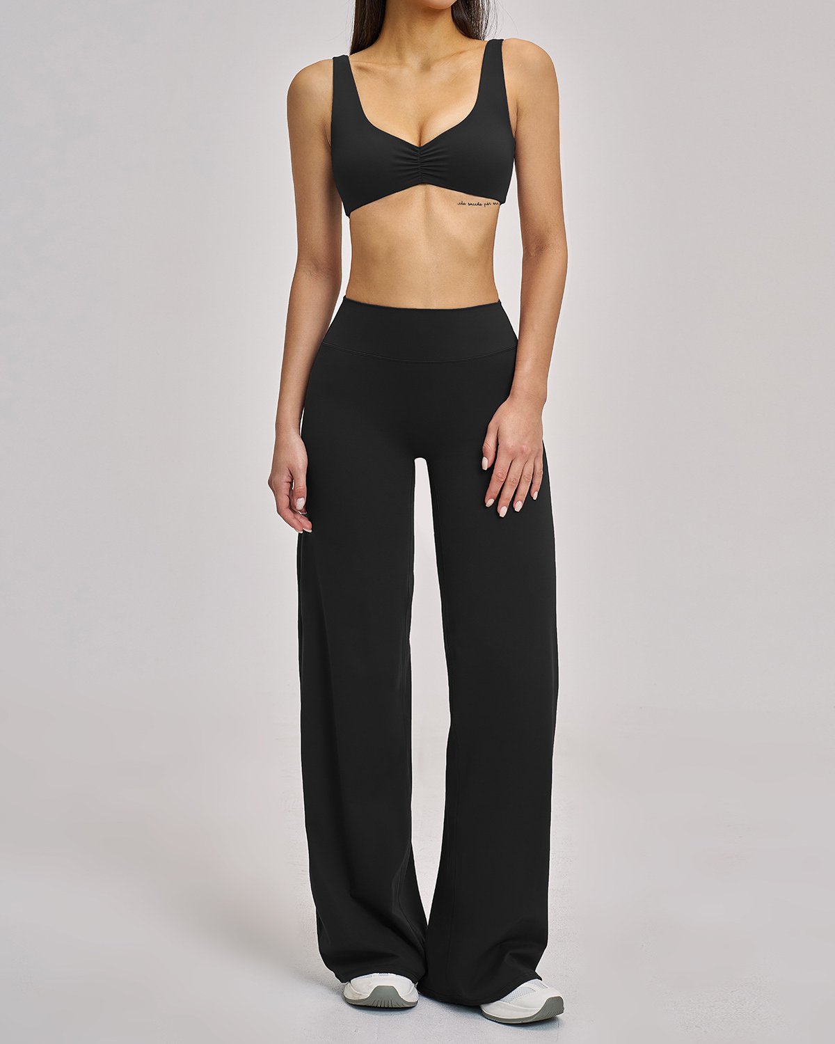 Women's Cut-and-Sew Yoga Set NS131 in Black