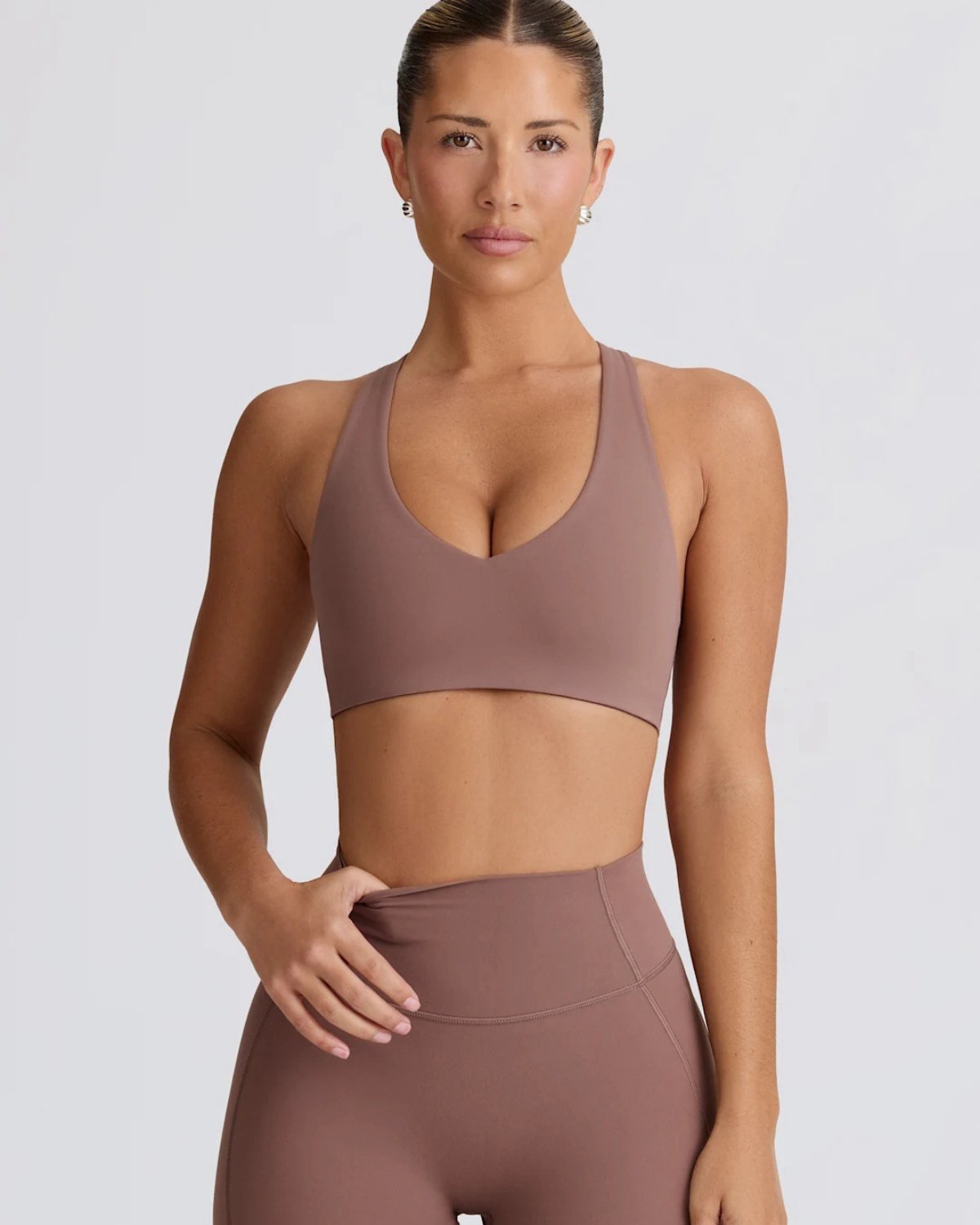 Women's Cut-and-Sew Yoga Set NS17 in Light Coffee Red Brown