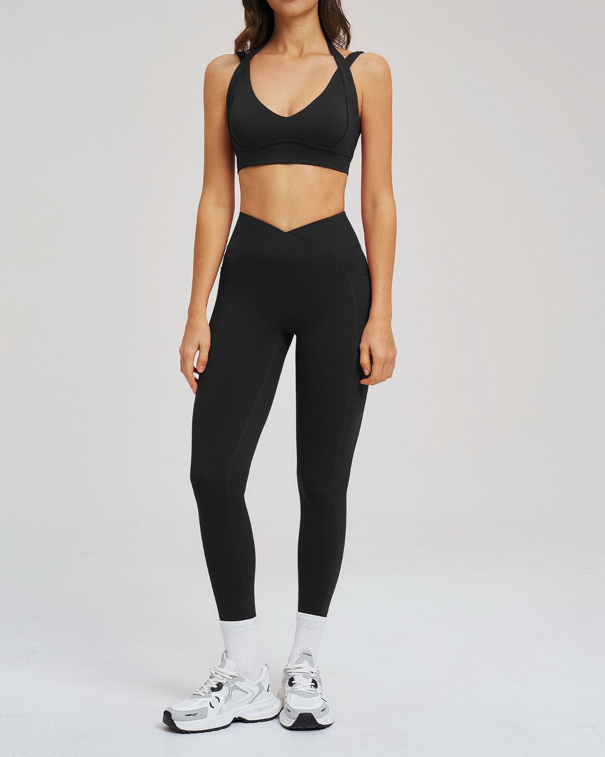 Women's Cut-and-Sew Yoga Set NS170 in Black
