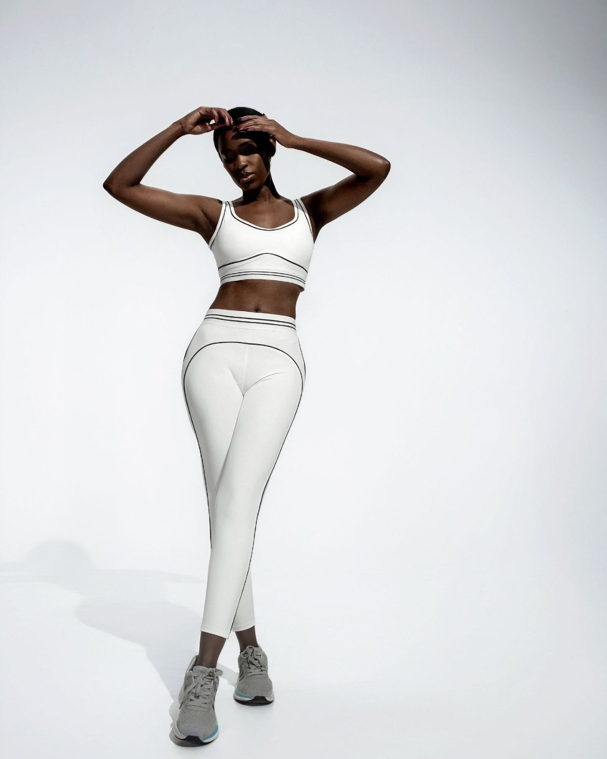 Women's Cut-and-Sew Yoga Set NS18 in White