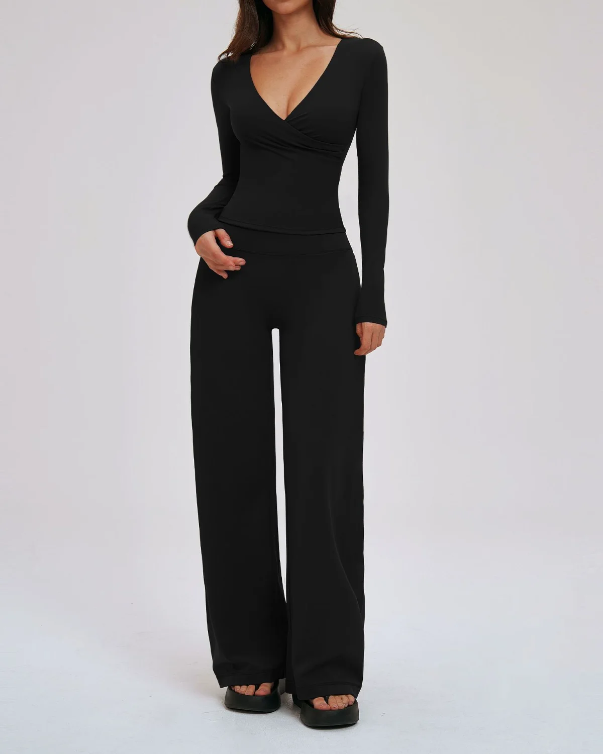 Women's Cut-and-Sew Yoga Set NS184 in Black