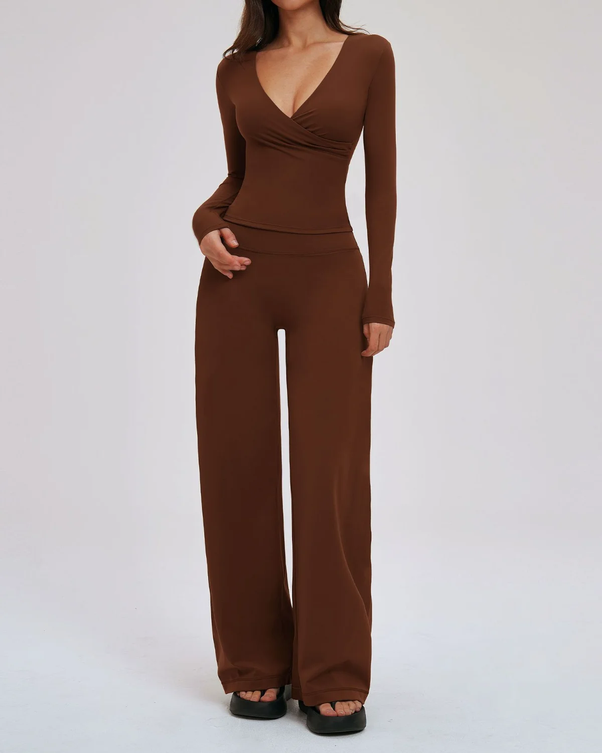 Women's Cut-and-Sew Yoga Set NS184 in Brown