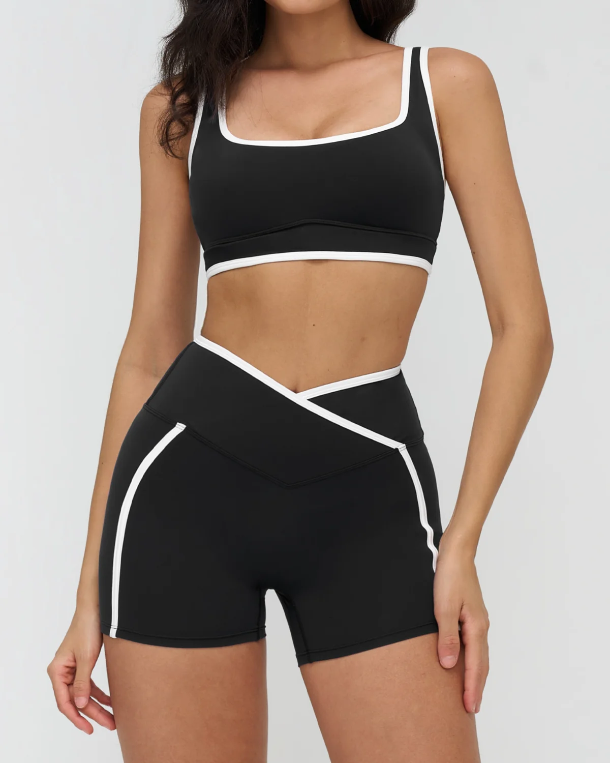 Women's Cut-and-Sew Yoga Set NS189 in Black