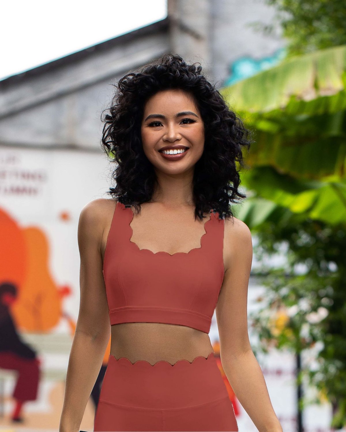 Women's Cut-and-Sew Yoga Set NS20 in Red Brown Tan