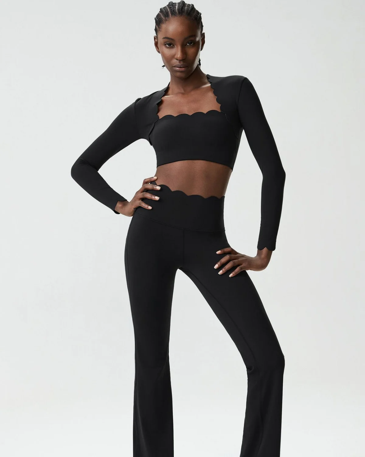 Women's Cut-and-Sew Yoga Set NS256 in Black
