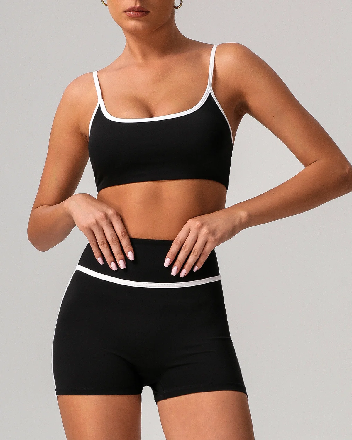 Women's Cut-and-Sew Yoga Set NS278 in Black