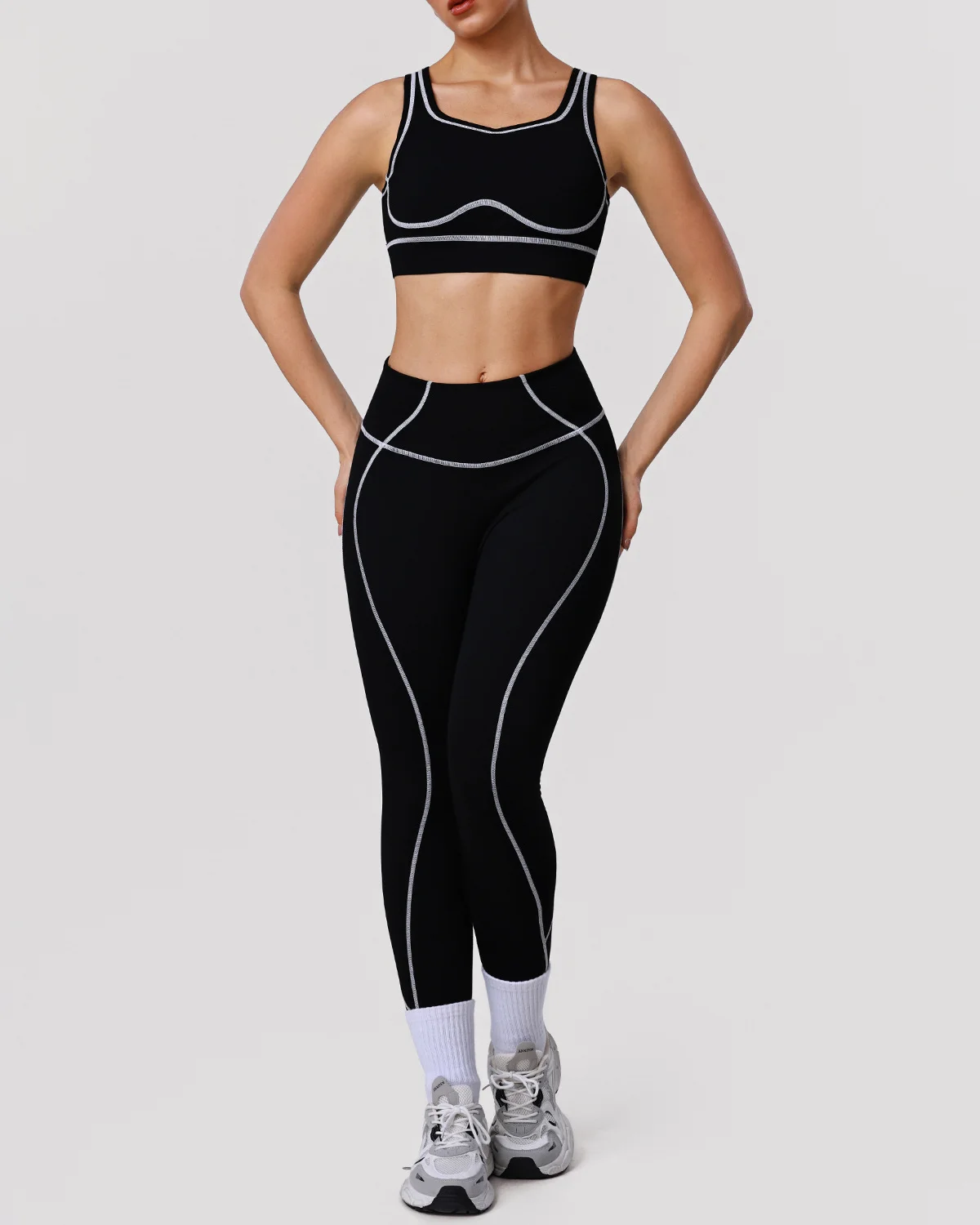 Women's Cut-and-Sew Yoga Set NS284 in Black