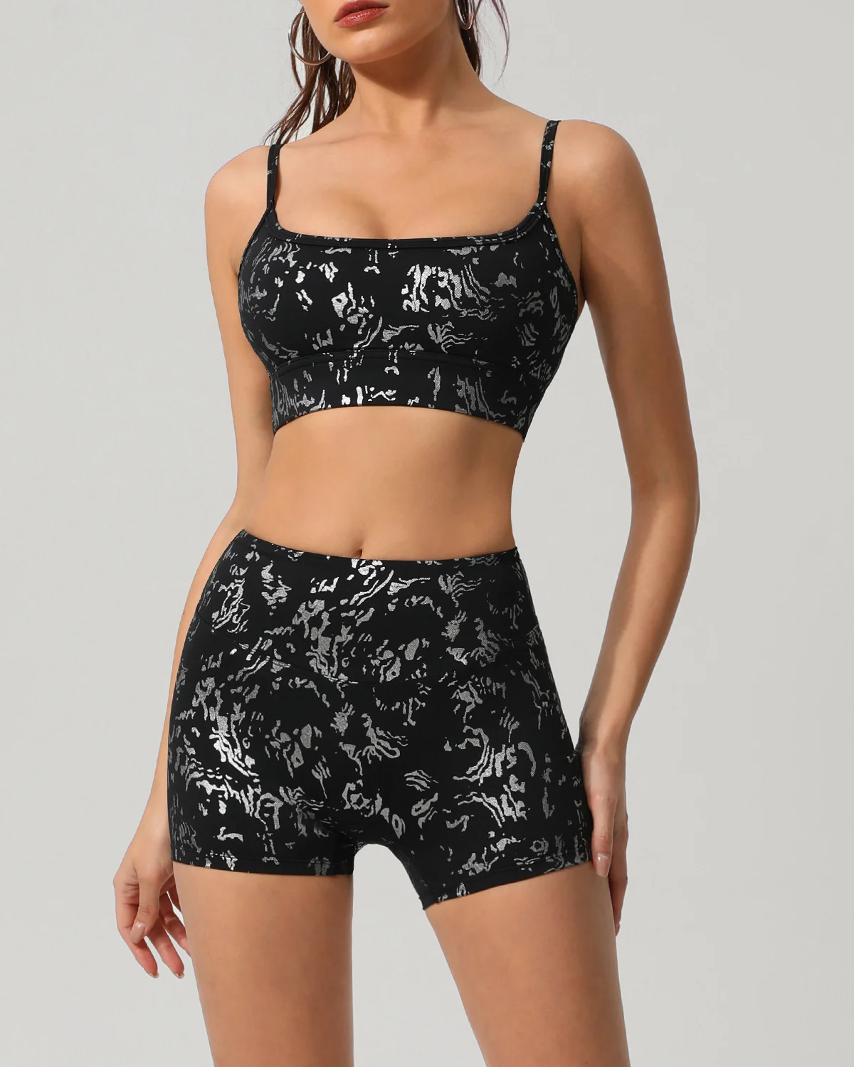 Women's Cut-and-Sew Yoga Set NS290 in Black