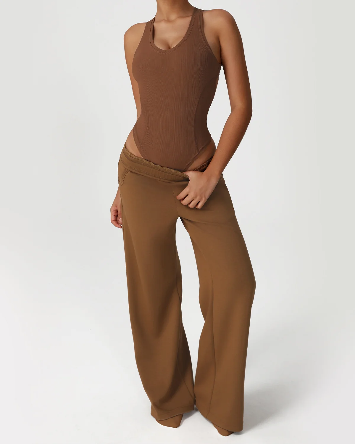 Women's Cut-and-Sew Yoga Set NS293 in Brown