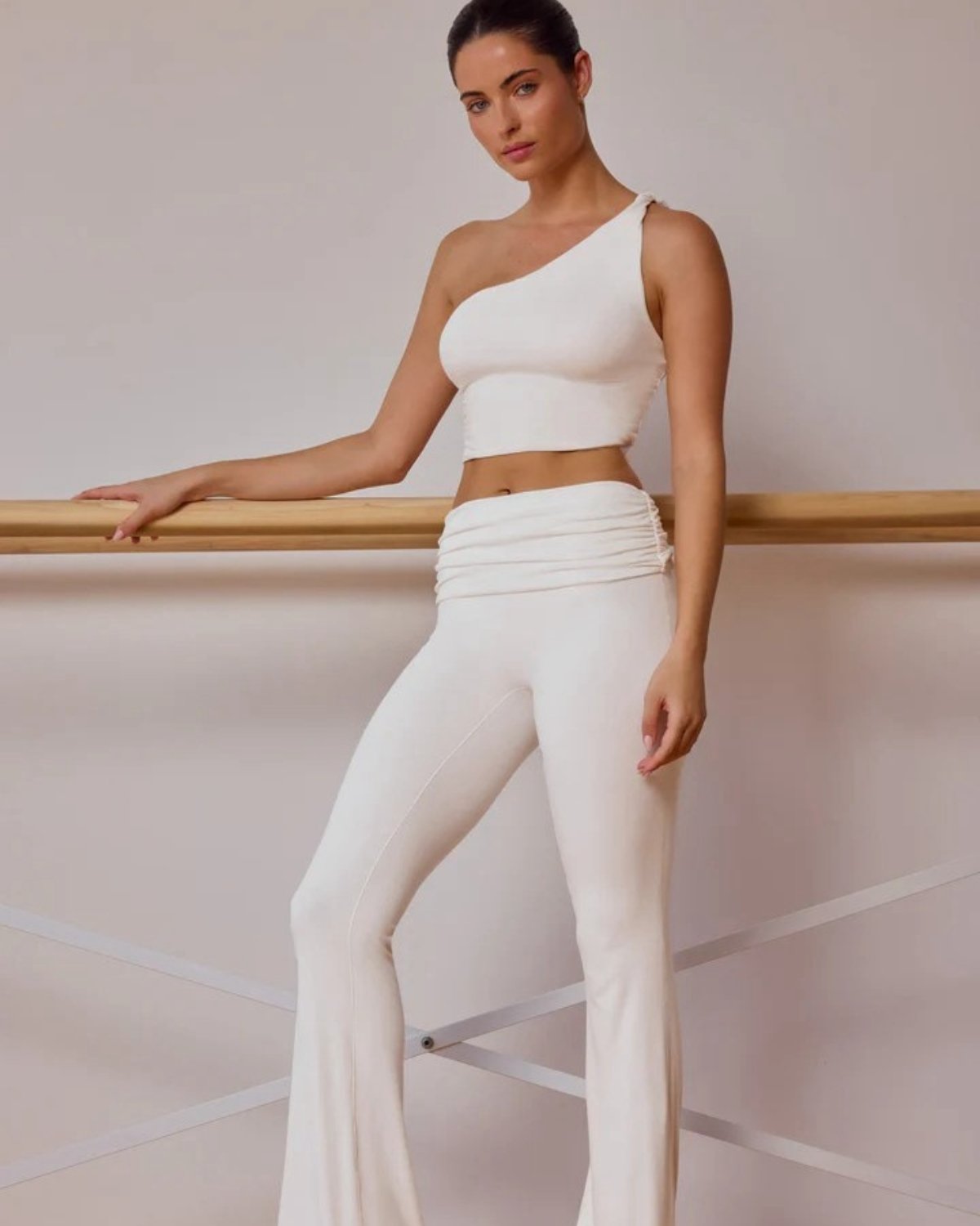 Women's Cut-and-Sew Yoga Set NS30 in White
