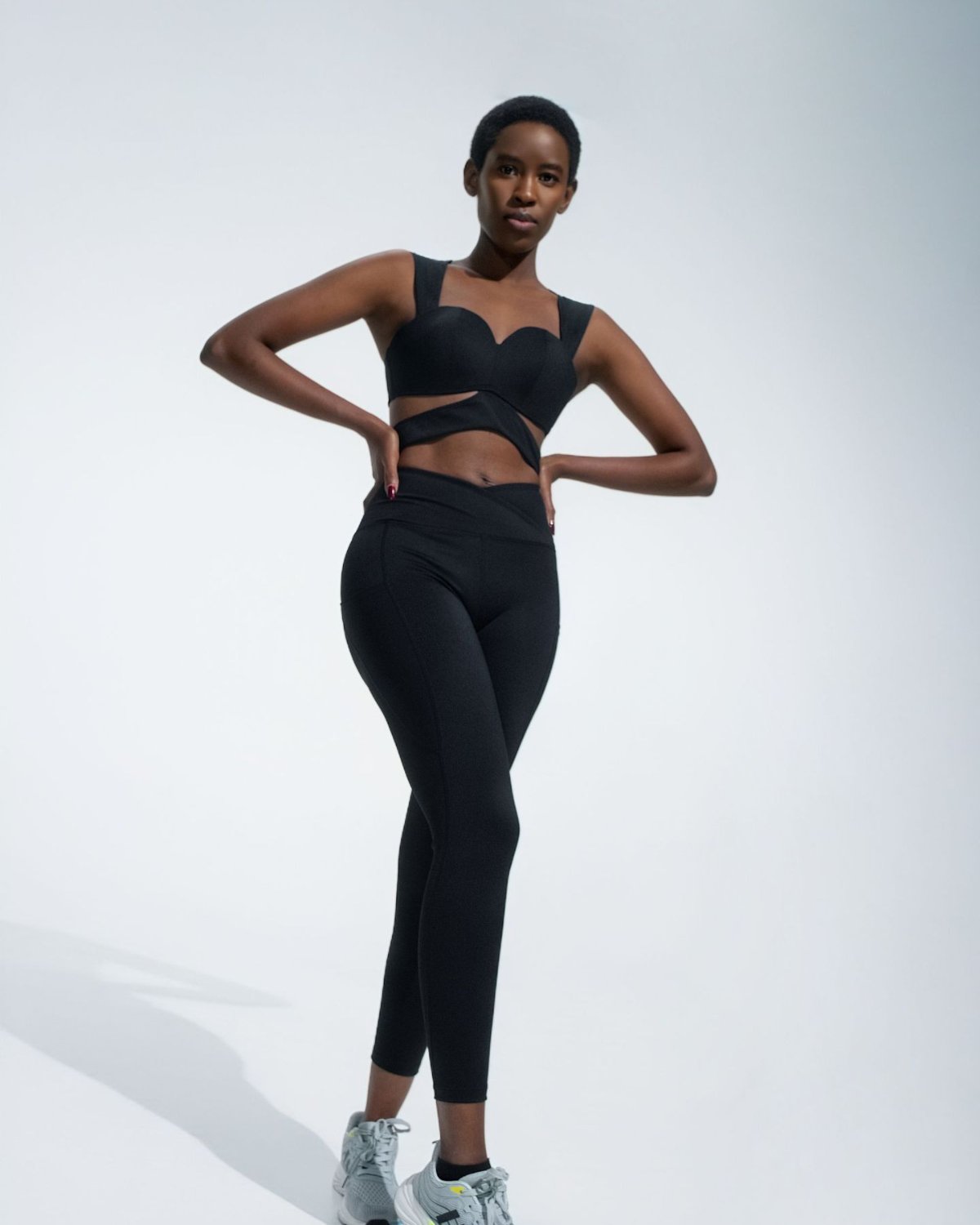 Women's Cut-and-Sew Yoga Set NS36 in Black