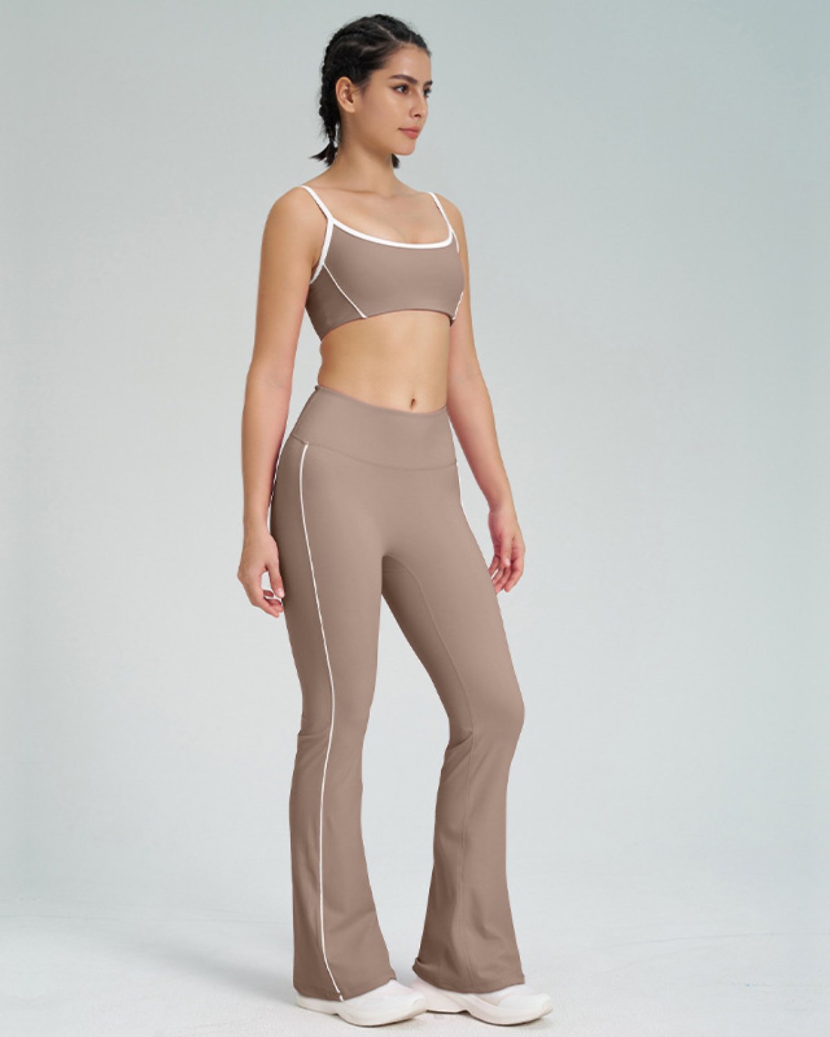 Women's Cut-and-Sew Yoga Set NS58 in Brown