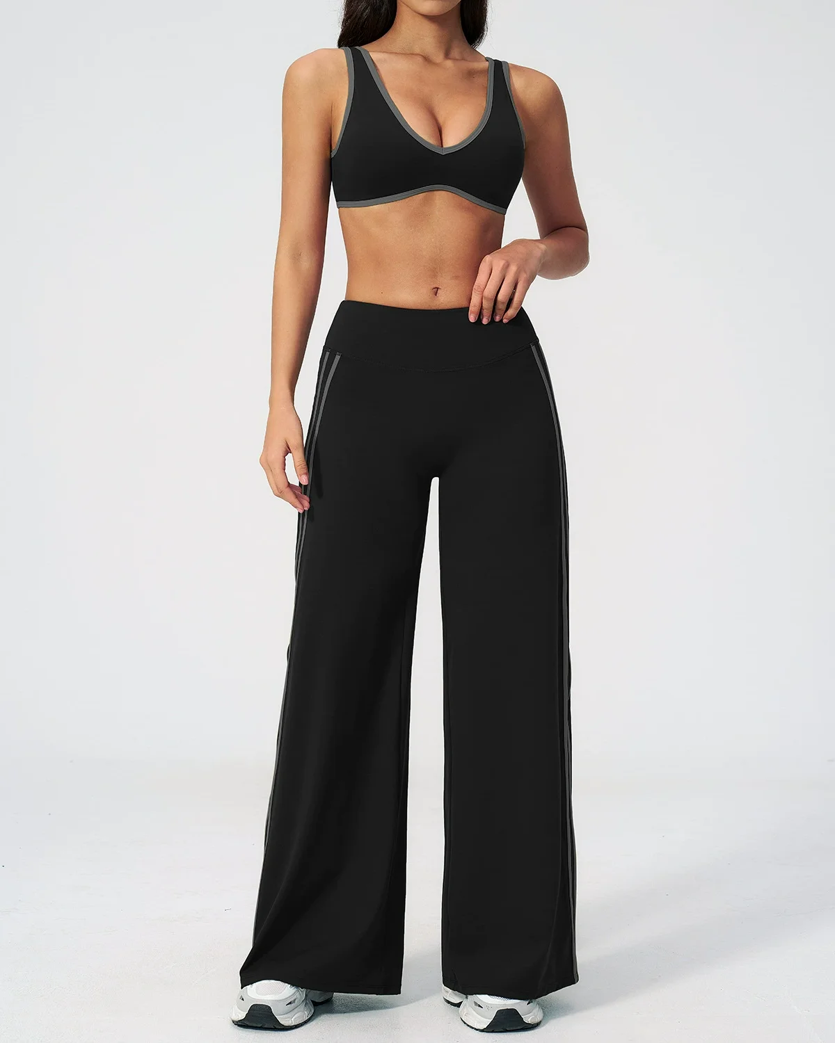 Women's Cut-and-Sew Yoga Set NS598 in Black