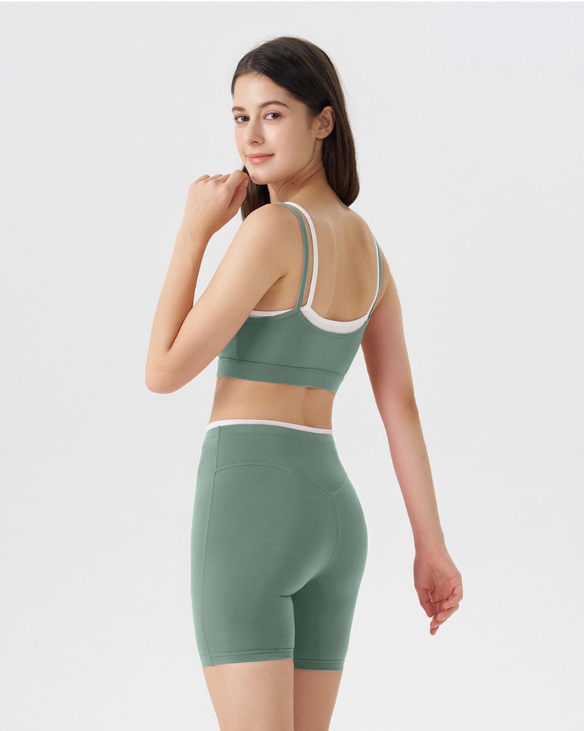 Women's Cut-and-Sew Yoga Set NS61 in Light Pine Tea Green