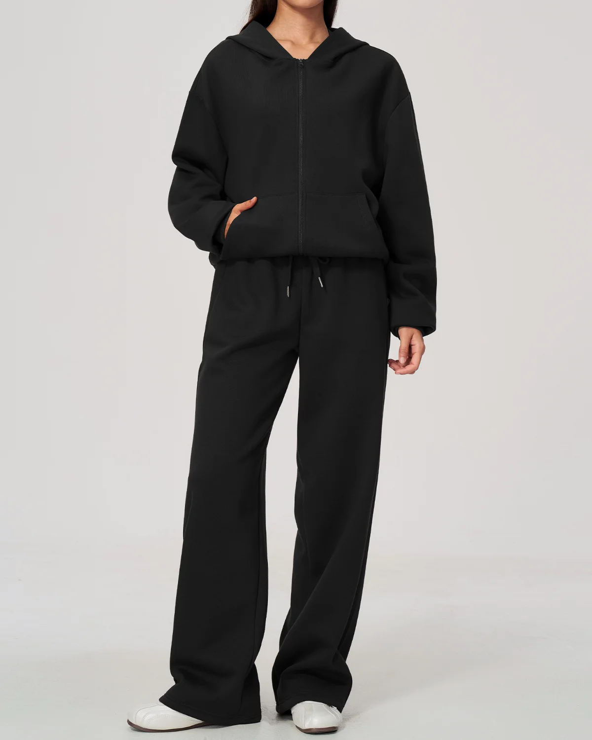 Women's Cut-and-Sew Yoga Set NS624 in Black