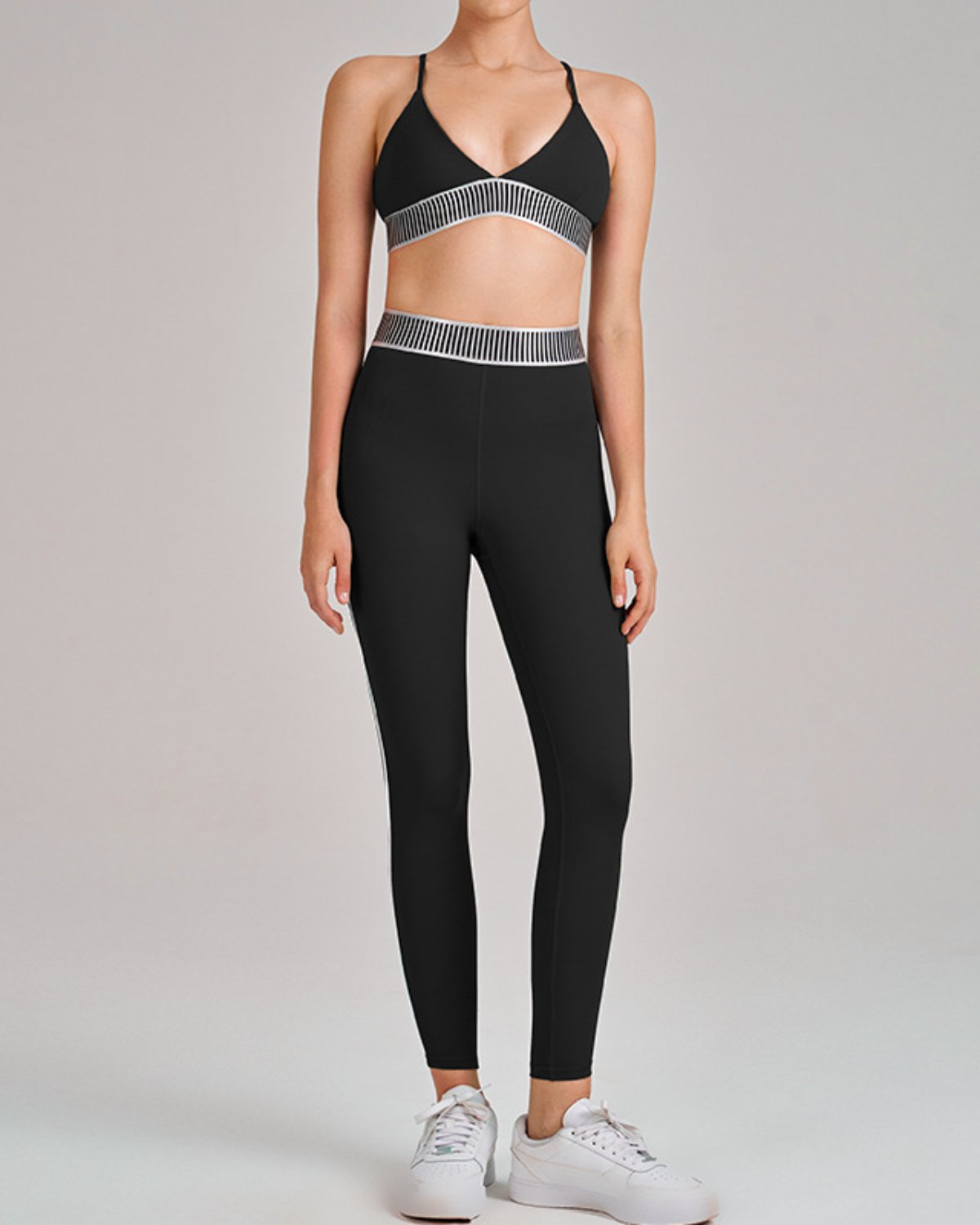 Women's Cut-and-Sew Yoga Set NS76 in Black
