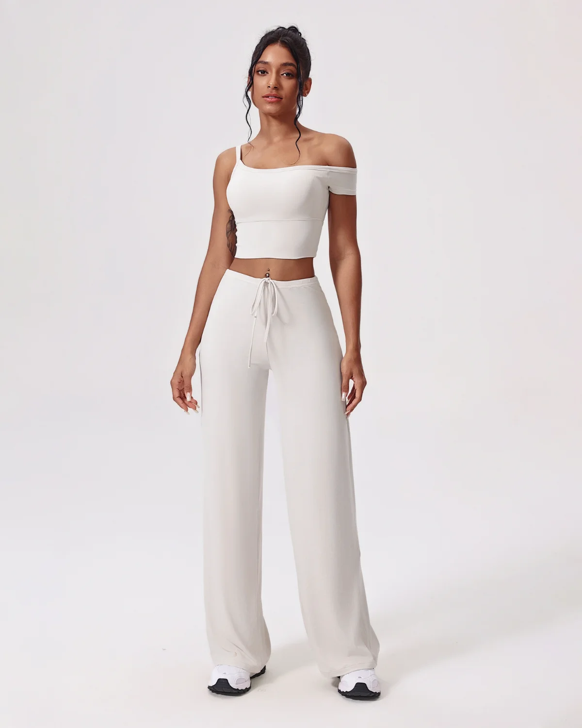 Women's Cut-and-Sew Yoga Set NS92 in White
