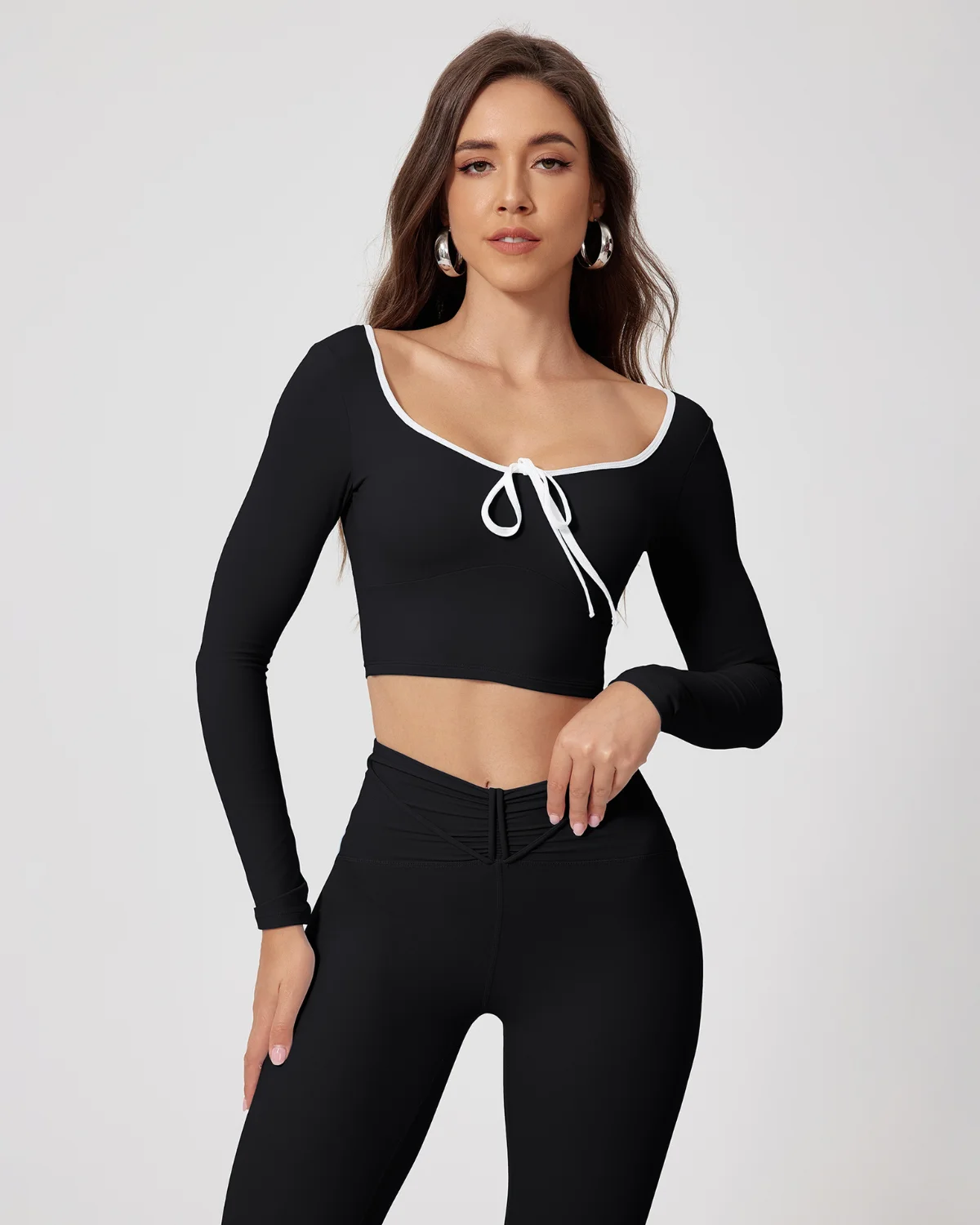 Women's Cut-and-Sew Yoga Set NS94 in Jet Black