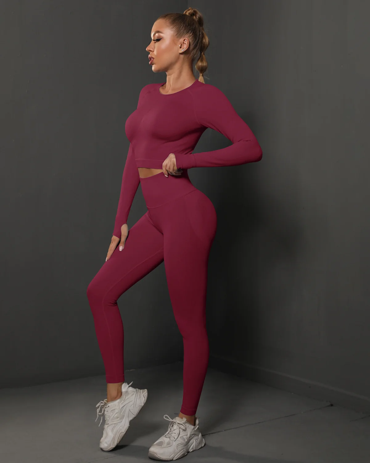 Women's Seamless Yoga Set SS48 in Burgundy