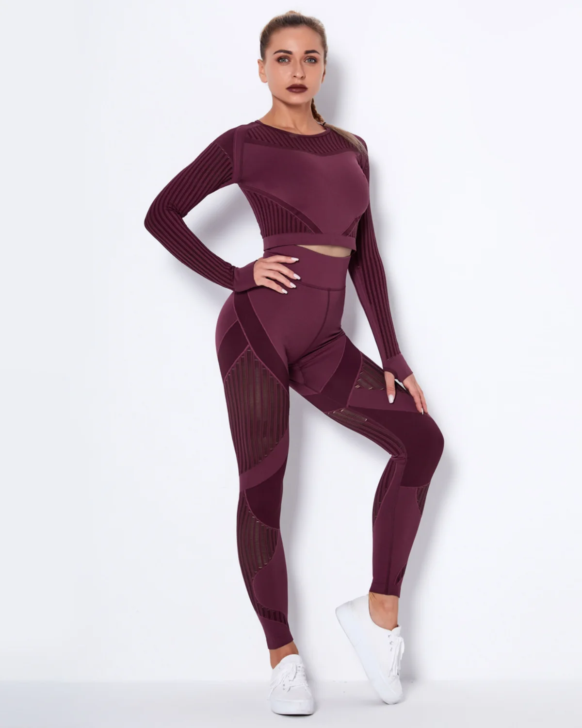 Women's Seamless Yoga Set SS57 in Wine