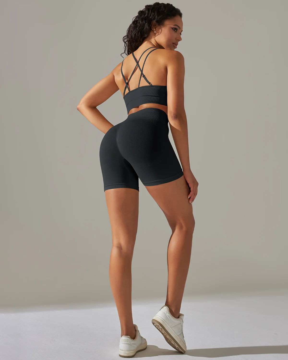 Women's Seamless Yoga Set SS63 in Dark Grey