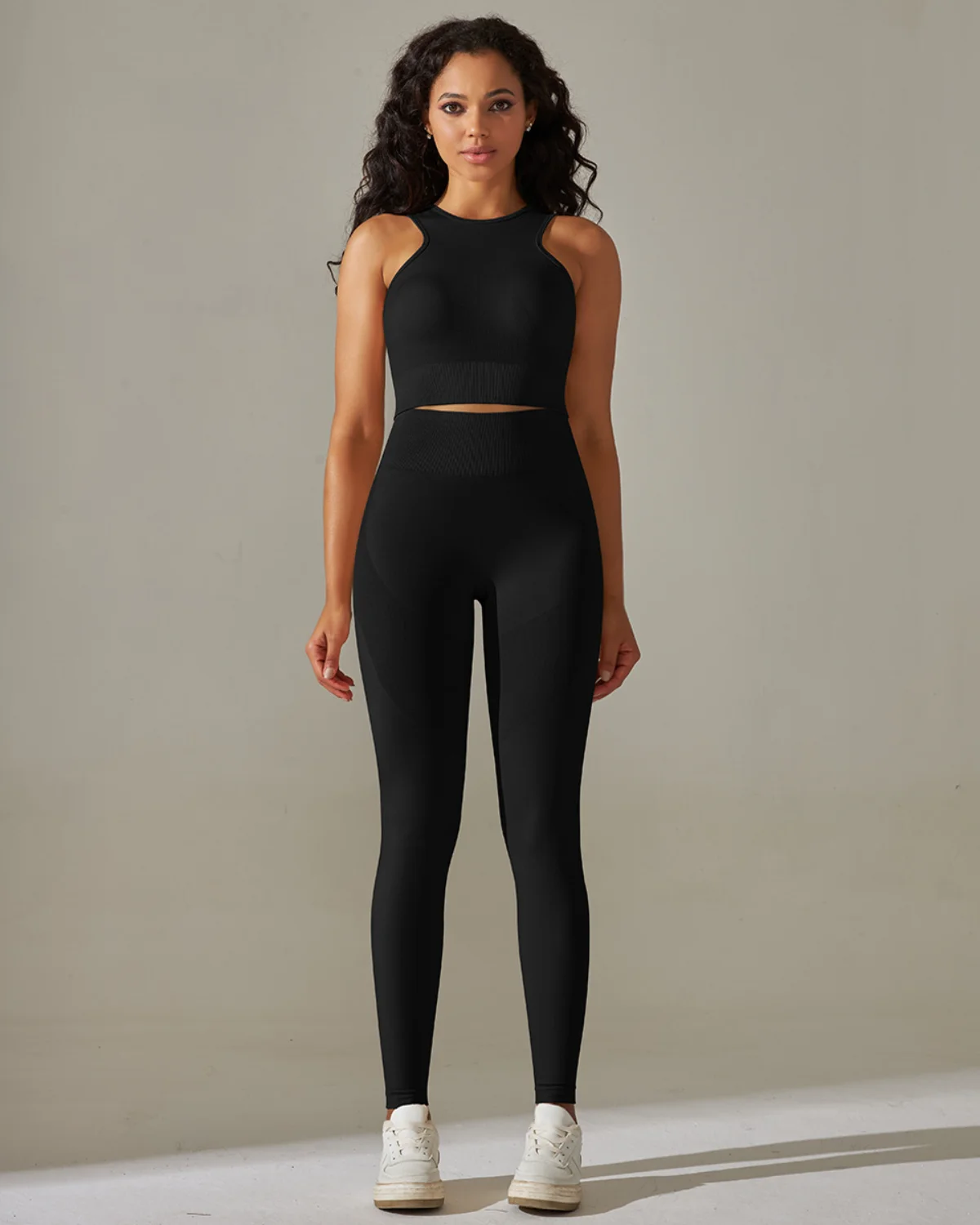 Women's Seamless Yoga Set SS70 in Black