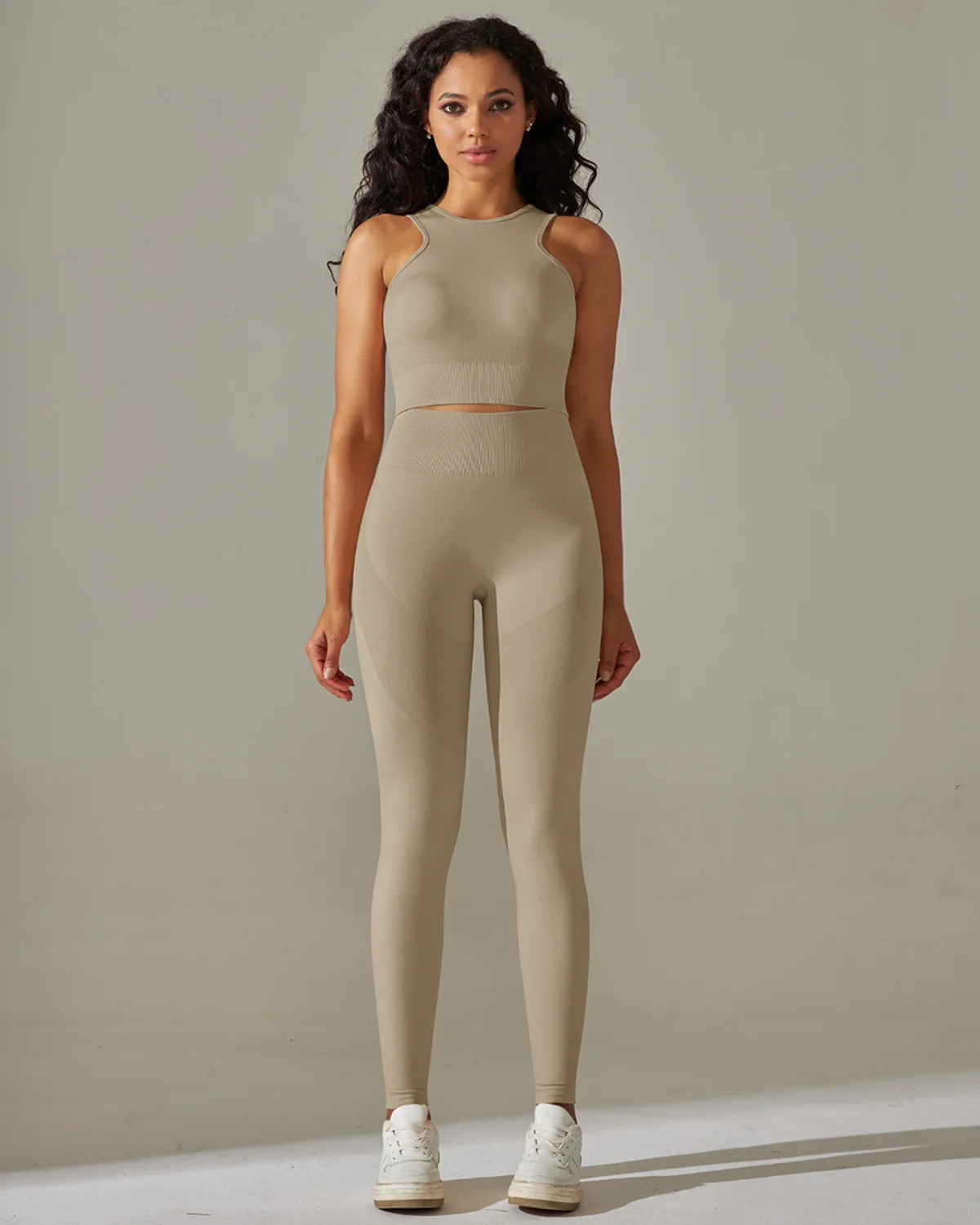 Women's Seamless Yoga Set SS70 in Beige